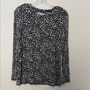 Chicos touch of cool black and white print top, size 1 (US size 8)